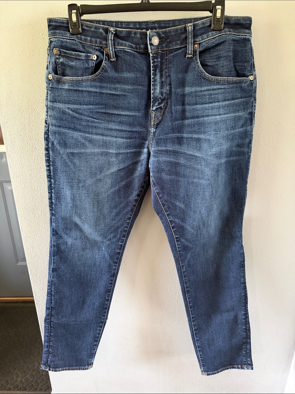 American Eagle Outfitters Athletic Cut Straight Dark Blue Jeans
